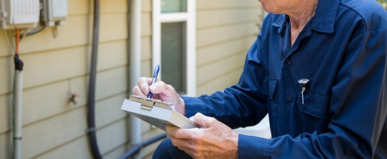 Heat Pump Replacement Service Technician