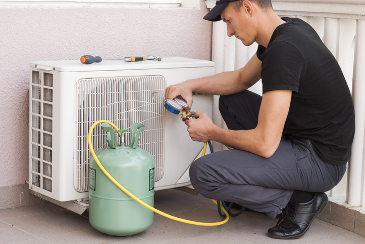 Repairing AC Refrigerant Leak